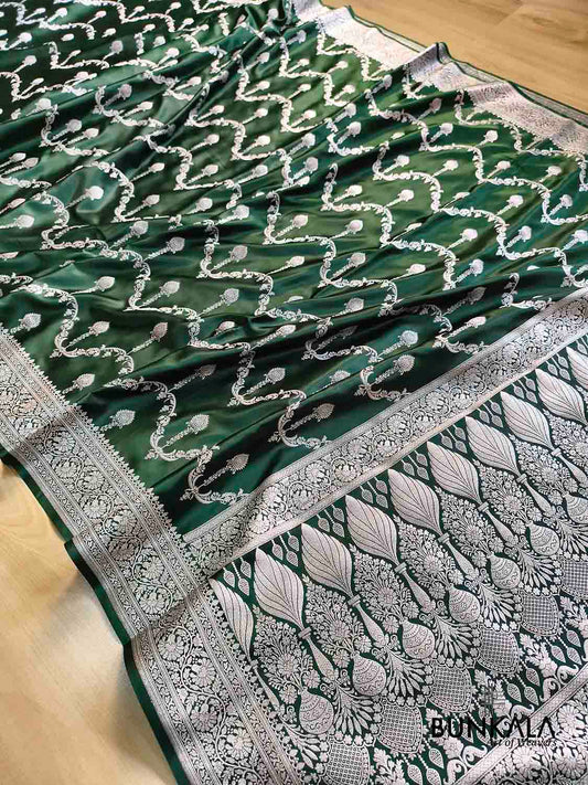 Bottle Green Sona Zari Jaal Weaved Banarasi Mashru Silk Saree