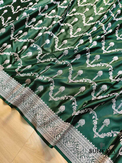 Bottle Green Sona Zari Jaal Weaved Banarasi Mashru Silk Saree