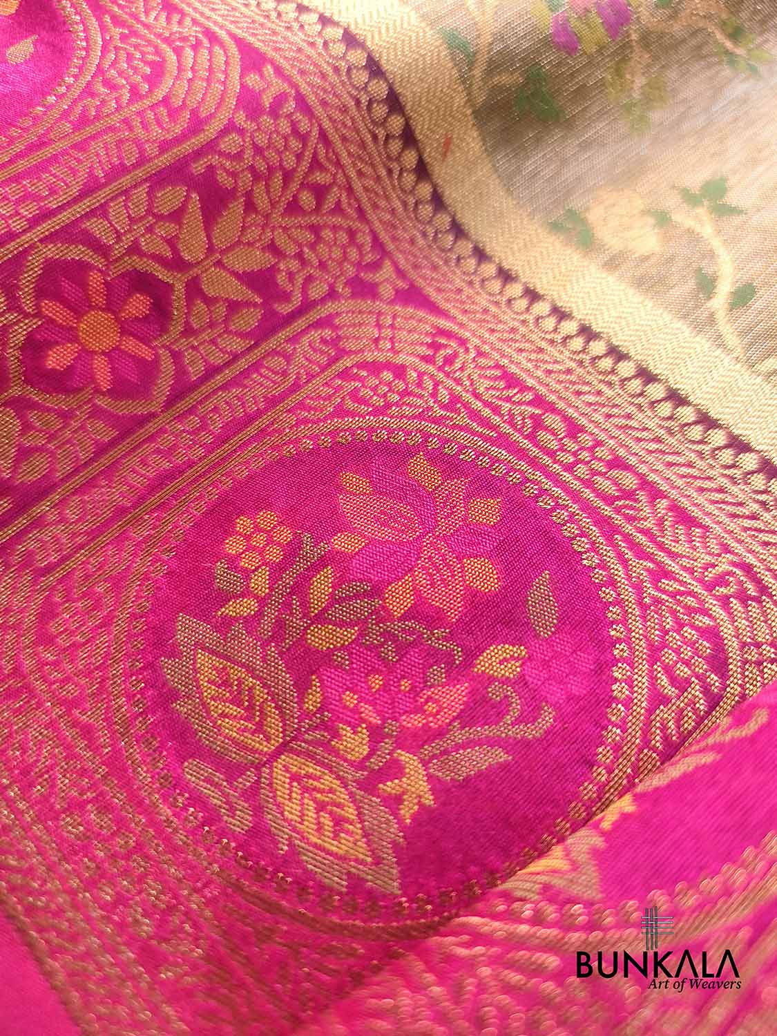 Golden Meenakari Jaal Contrast Border Weaved Banarasi Tissue Silk Saree