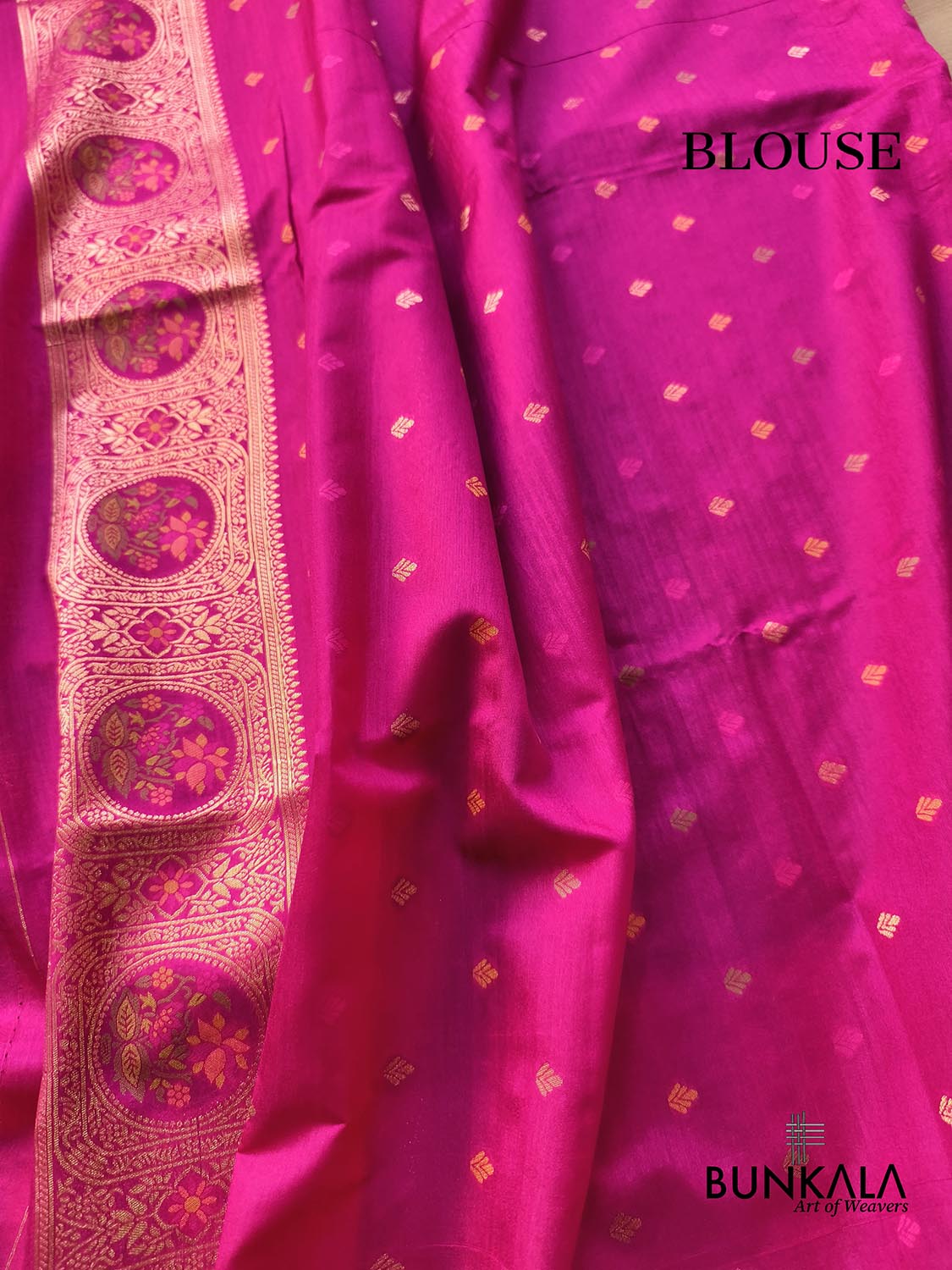 Golden Meenakari Jaal Contrast Border Weaved Banarasi Tissue Silk Saree