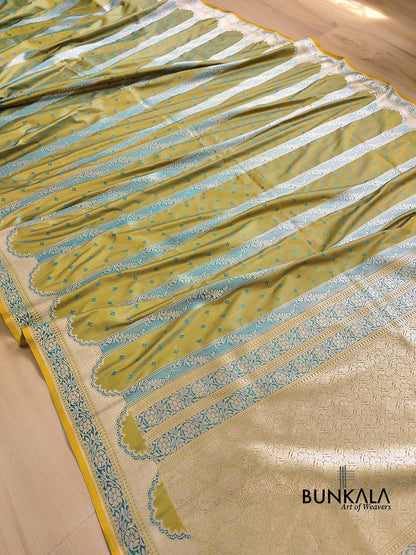 Green Two Shaded Soft Mashru Silk Jamewar Weaved Banarasi Saree