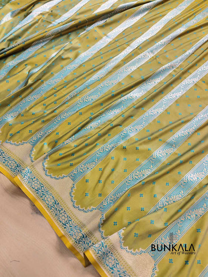 Green Two Shaded Soft Mashru Silk Jamewar Weaved Banarasi Saree