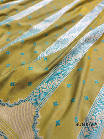 Green Two Shaded Soft Mashru Silk Jamewar Weaved Banarasi Saree