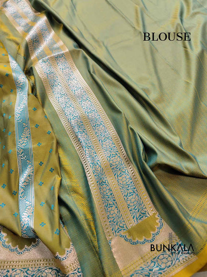Green Two Shaded Soft Mashru Silk Jamewar Weaved Banarasi Saree