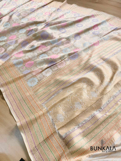 Off White Rangkat Kadwa Weaved Banarasi Pure Katan Silk Saree