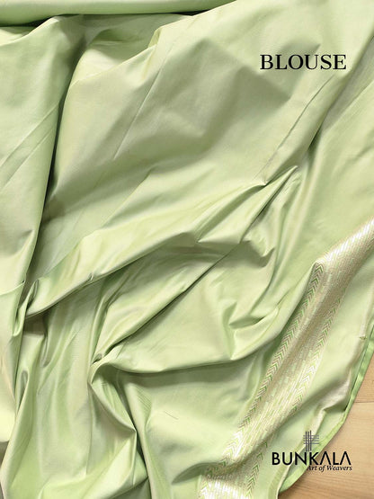 Pista Green Mashru Silk Jamewar Leaf Buti Design Weaved Banarasi Saree