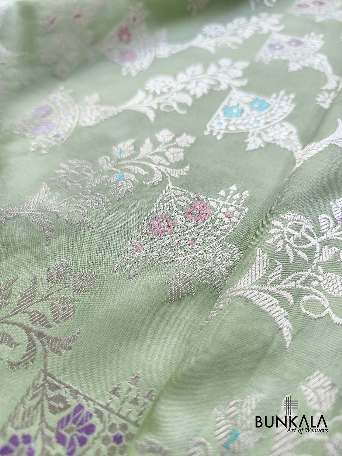 English Green Handweaved Kadwa Jaal Jangla Meenakari Banarasi Pure Katan Silk Saree