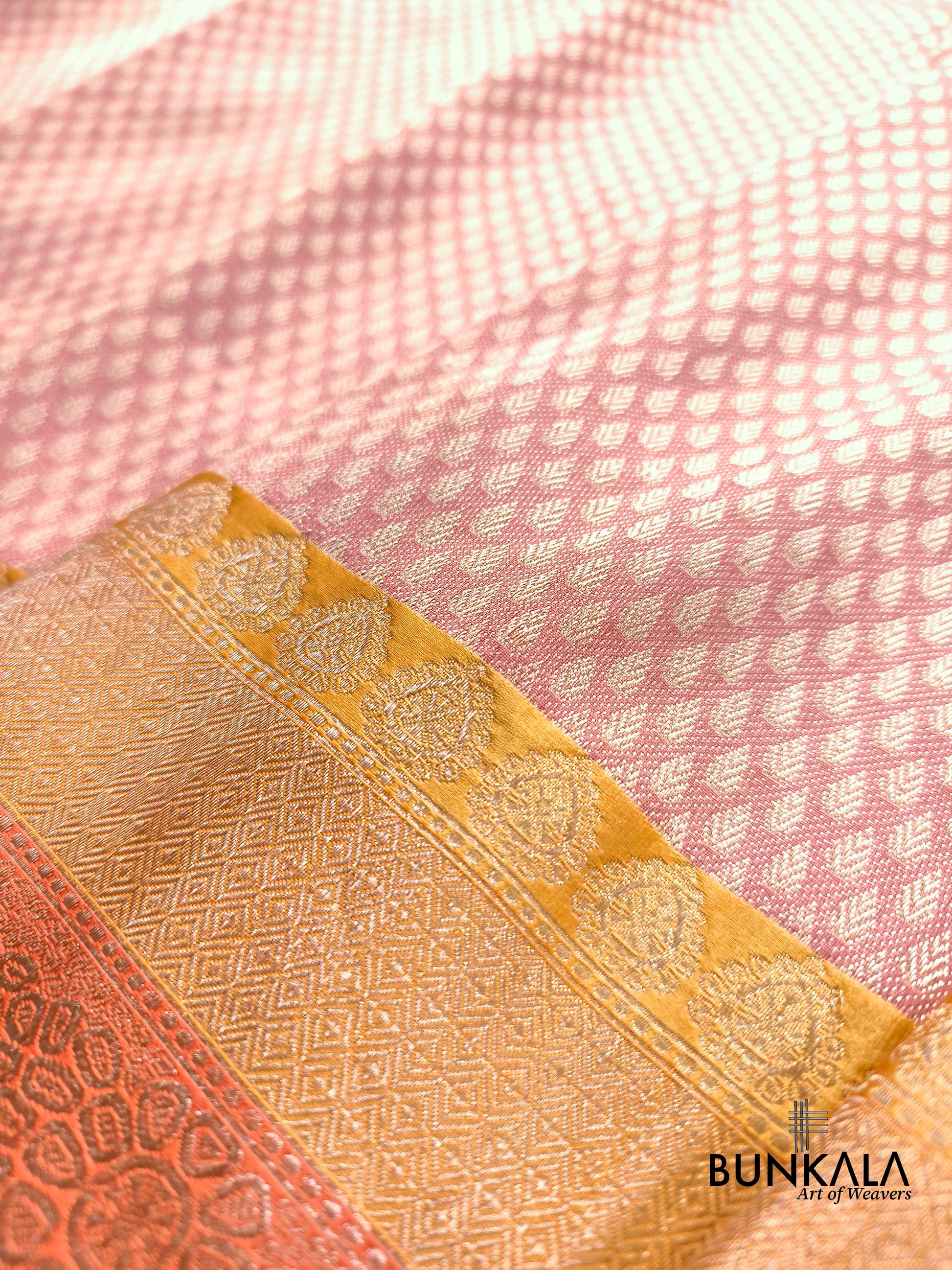Pastel Pink Brocade Tanchui Kadwa Handweaved Banarasi Pure Katan Silk Saree Contrast Border 