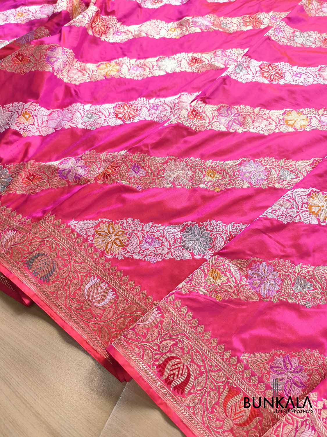 Dual Pink Shade Jangla Meenakari Stripe Kadwa Handweaved Banarasi Pure Katan Silk Saree