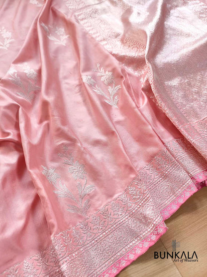 Pastel Peach Ektara Kadwa Handweaved Silver Zari Buta Banarasi Pure Katan Silk Saree