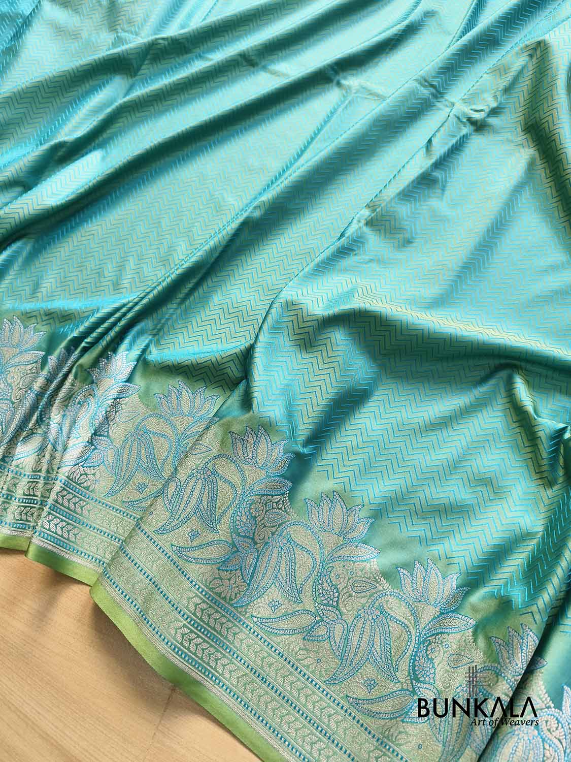 Turquoise Blue Jamewar Chevron Konia Floral Border Weaved Banarasi Mashru Silk Saree
