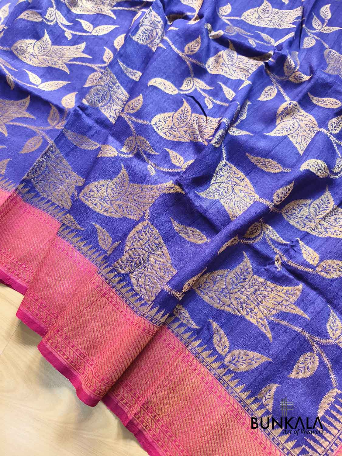 Blue Contrast Border Leaf Pattern Handloom Banarasi Pure Tussar Silk Saree