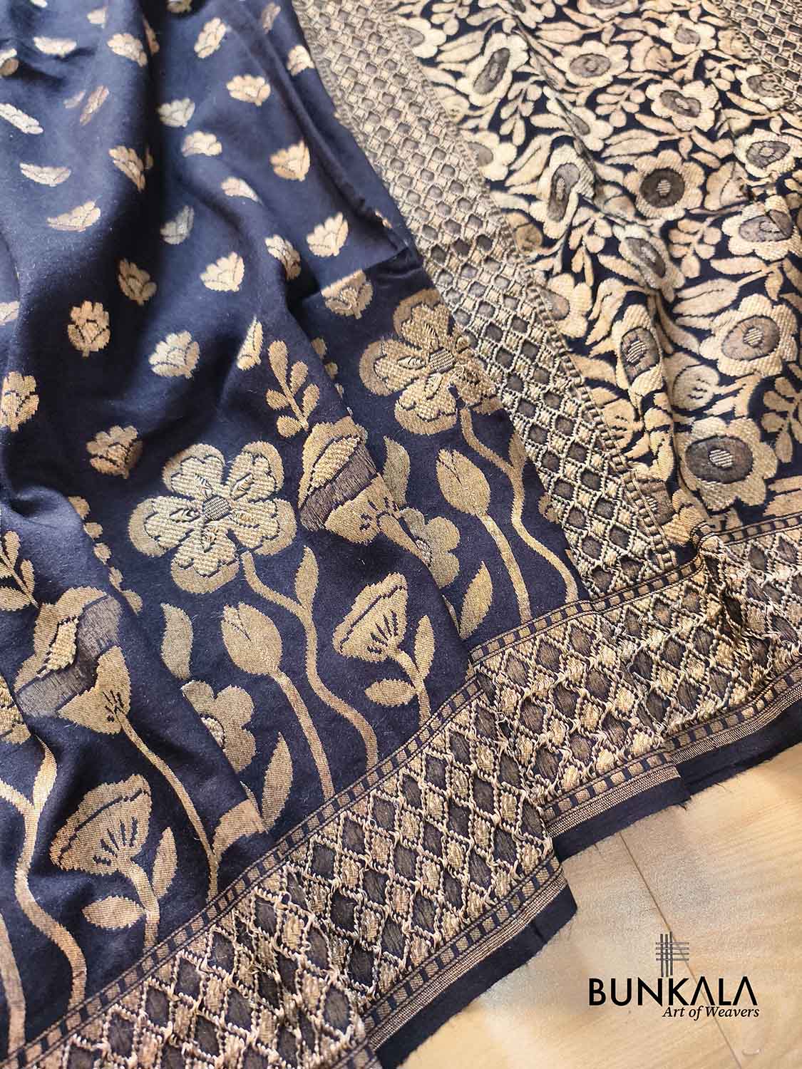 Black Big Floral Border Banarasi Handloom Pure Moonga Silk Saree