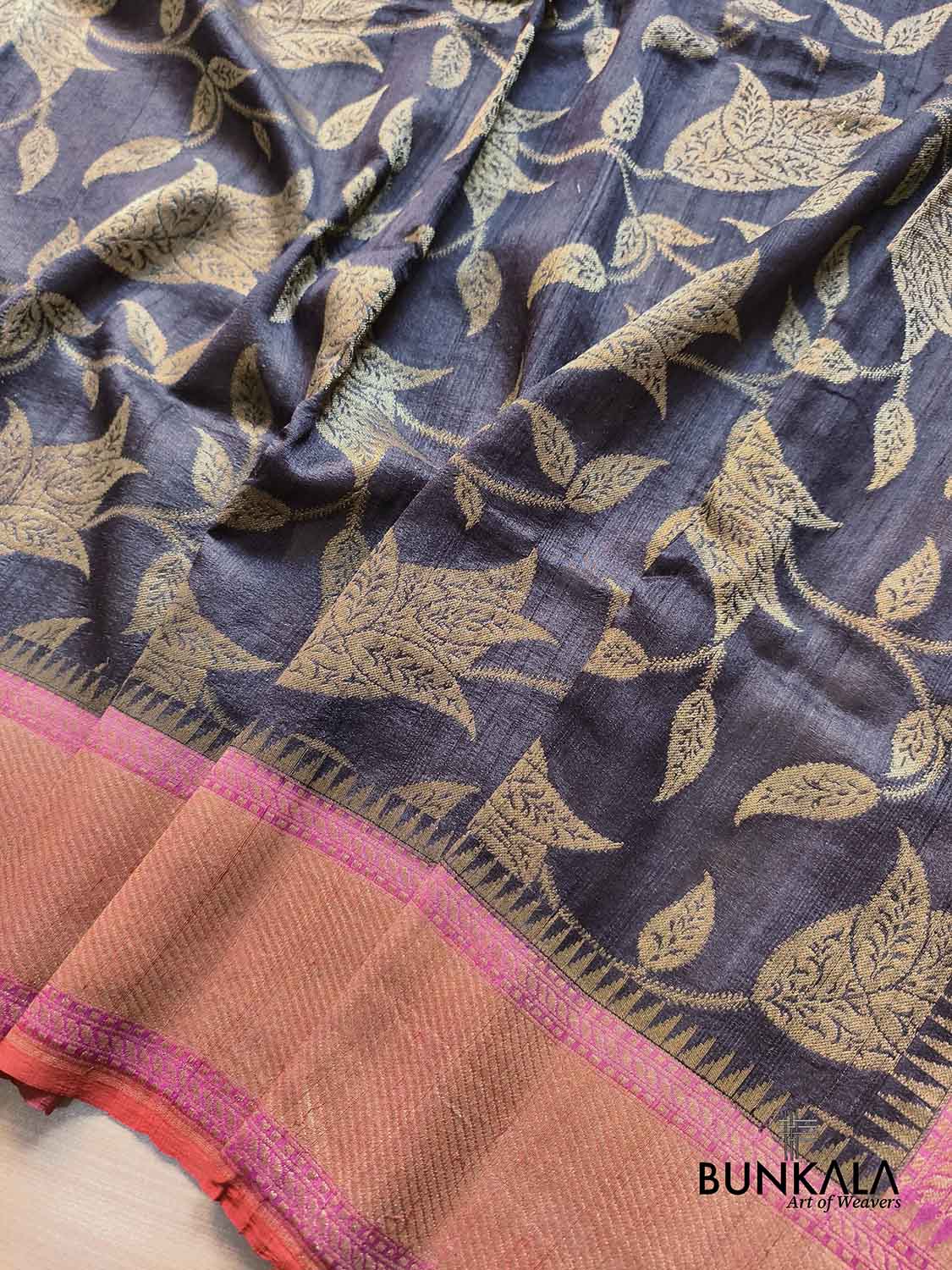 Ash Black Contrast Border Leaf Pattern Handloom Banarasi Pure Tussar Silk Saree