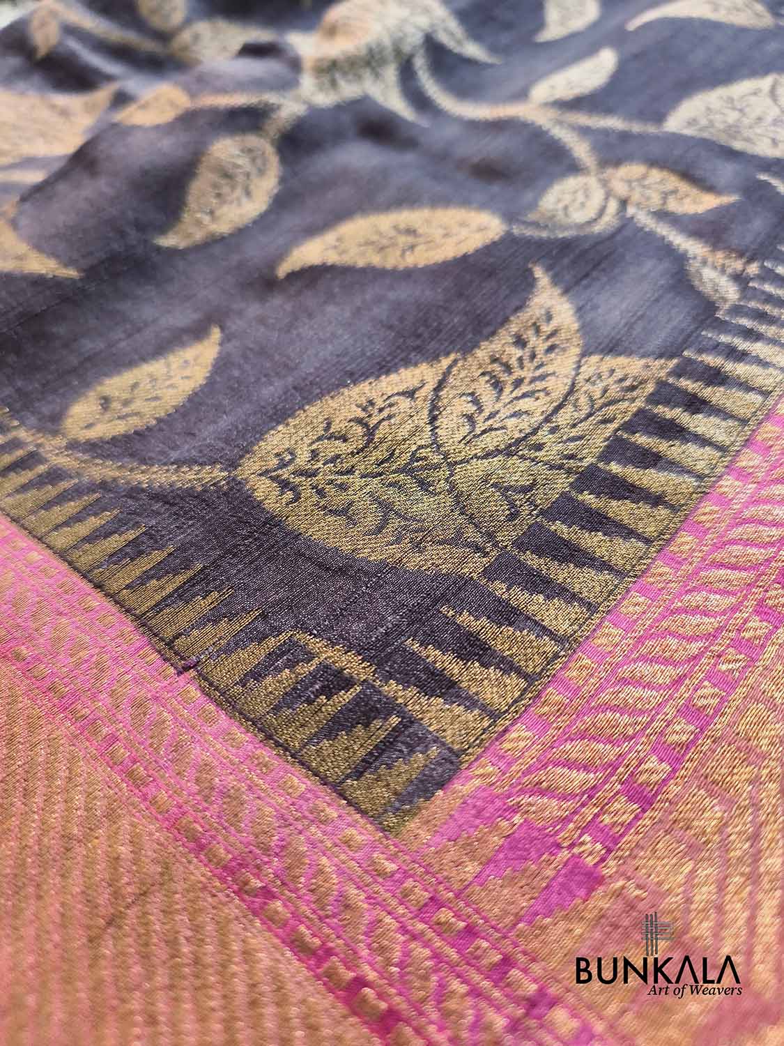 Ash Black Contrast Border Leaf Pattern Handloom Banarasi Pure Tussar Silk Saree