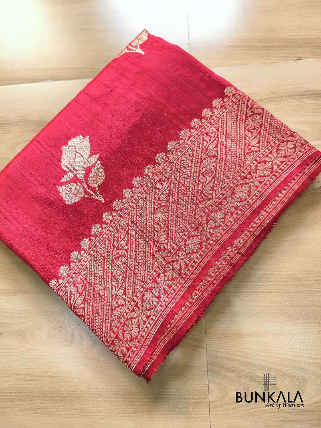 Red Rose Buta Kadwa Hand Weaved Sona Zari Banarasi Pure Raw Silk Saree