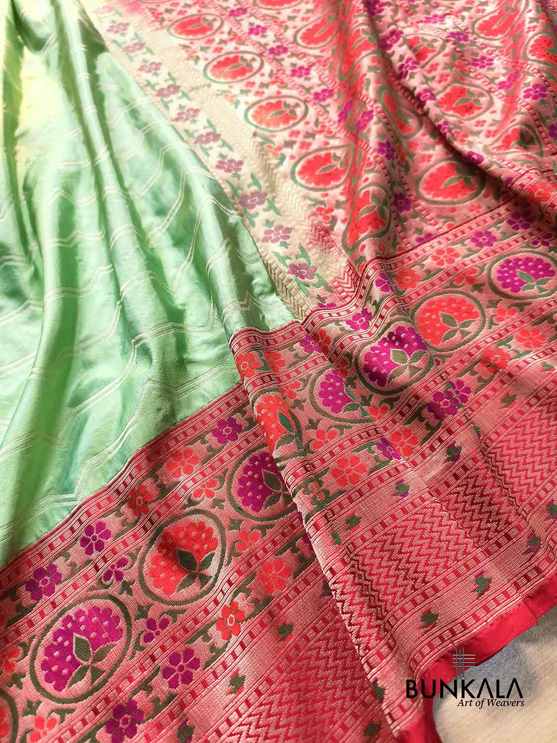 Pastel Green Jamdani Kadiyal Meenakari Red Border Handloom Banarasi Pure Katan Silk Saree