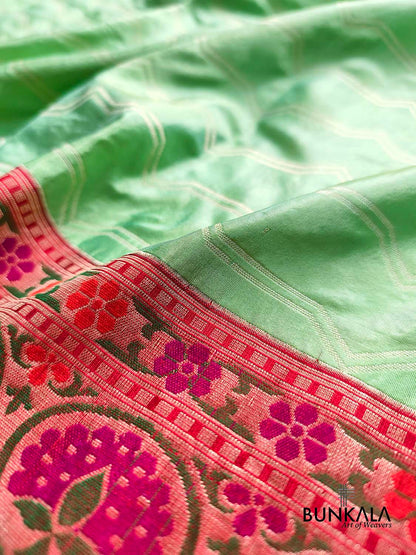 Pastel Green Jamdani Kadiyal Meenakari Red Border Handloom Banarasi Pure Katan Silk Saree