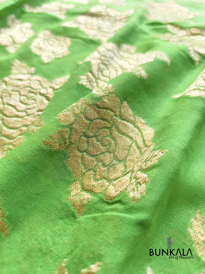 Ombre Parrot Green Rose Motif All Over Handloom Banarasi Pure Georgette Silk Saree