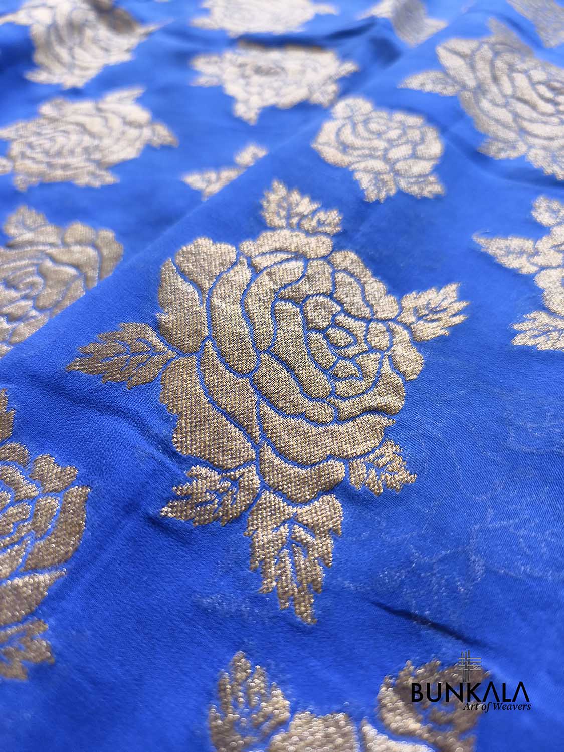 Ombre Royal Blue Rose Motif All Over Handloom Banarasi Pure Georgette Silk Saree