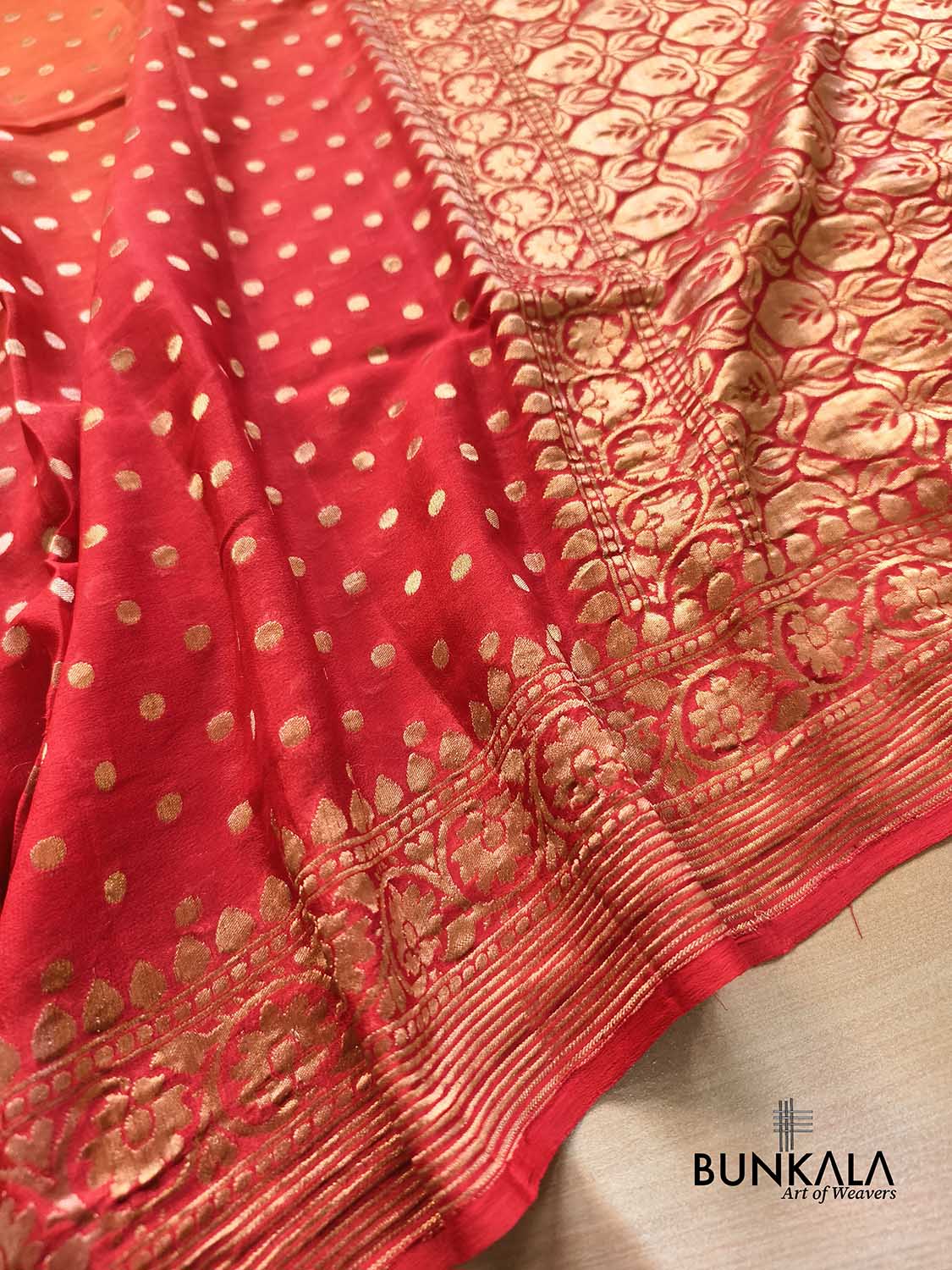 Ombre Red & Orange Polka Dot Floral Border Handloom Banarasi Pure Georgette Silk Saree