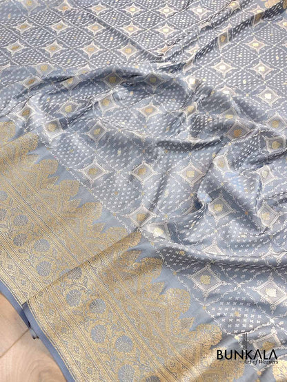 Pastel Grey Geometrical Design Mashru Silk Jamewar Weaved Banarasi Saree