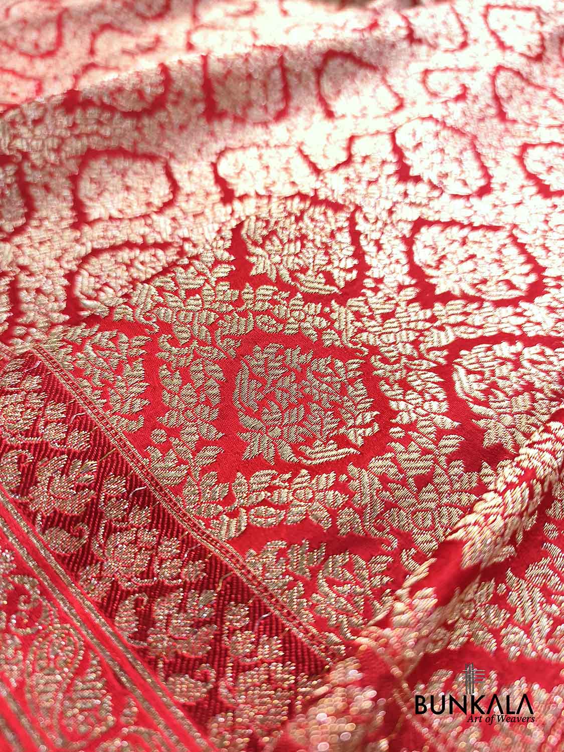 Bridal Red Brocade Weaved Banarasi Mashru Silk Saree