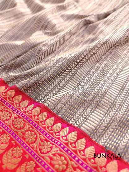Grey Pure Katan Silk Geometrical Design Handweaved Silver Tanchui Body Banarasi Saree with Kadwa Handweaved Pink Contrast Border
