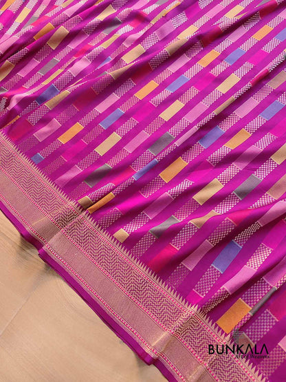 Magenta Pink Geometrical Rangkat Kadwa Handweaved Banarasi Pure Katan Silk Saree
