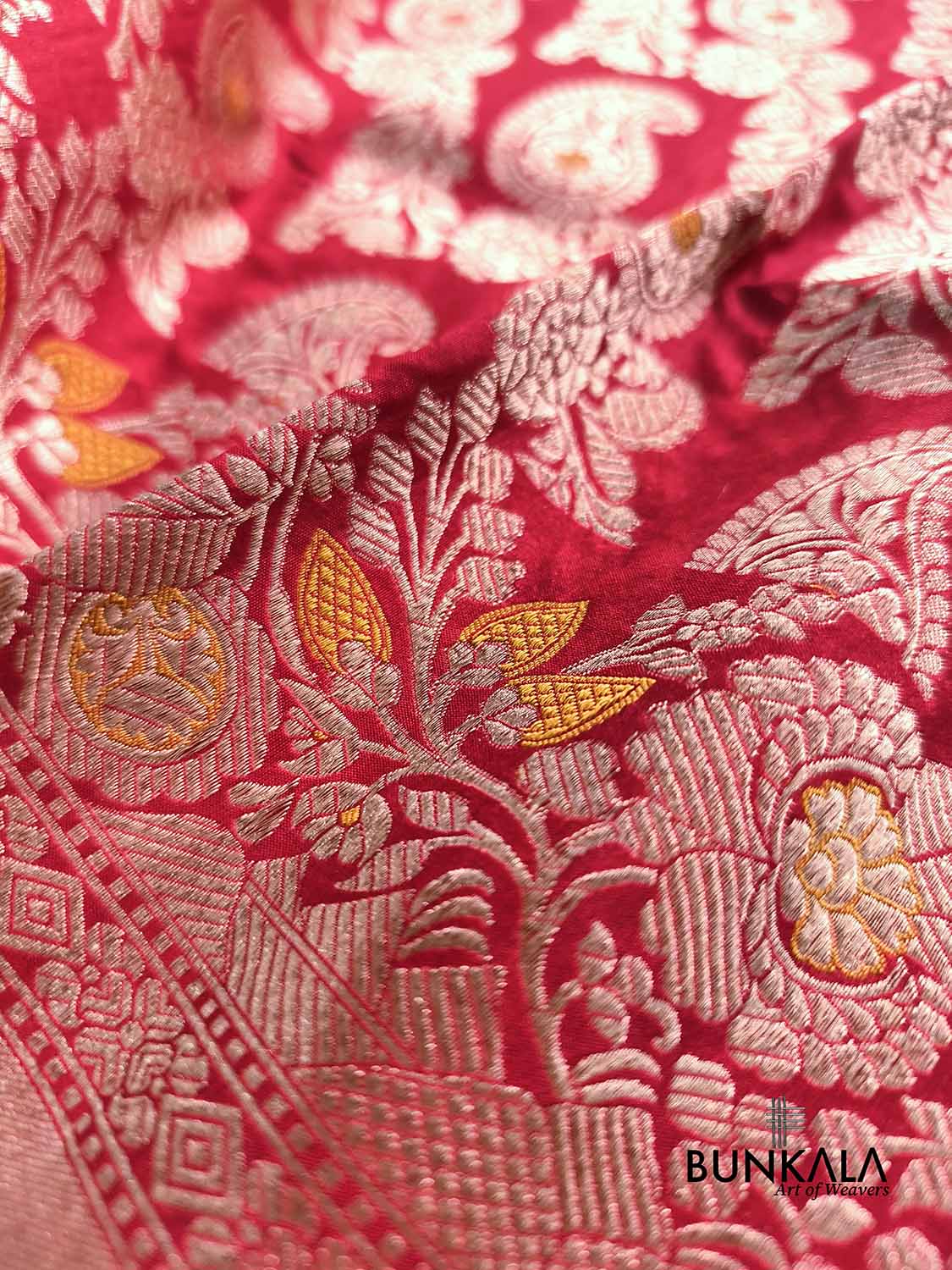 Bright Red Heritage Paisley Design Meenakari Handloom Banarasi Pure Katan Silk Saree