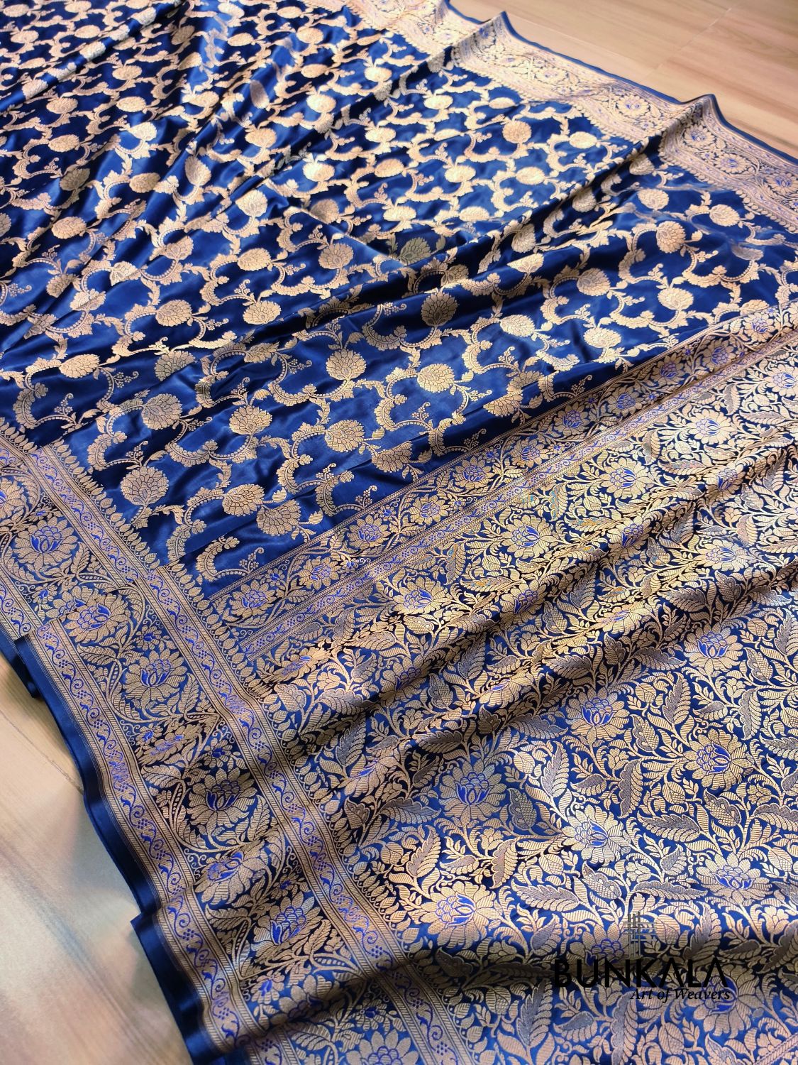 Navy Blue Floral Jaal Banarasi Mashru Silk Saree 