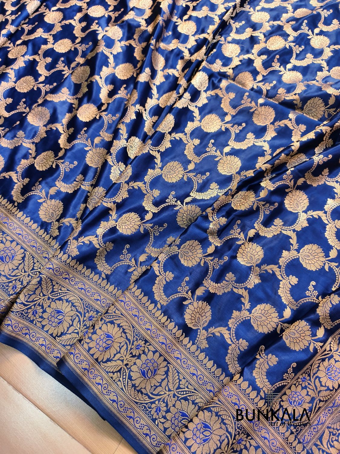 Navy Blue Floral Jaal Banarasi Mashru Silk Saree 