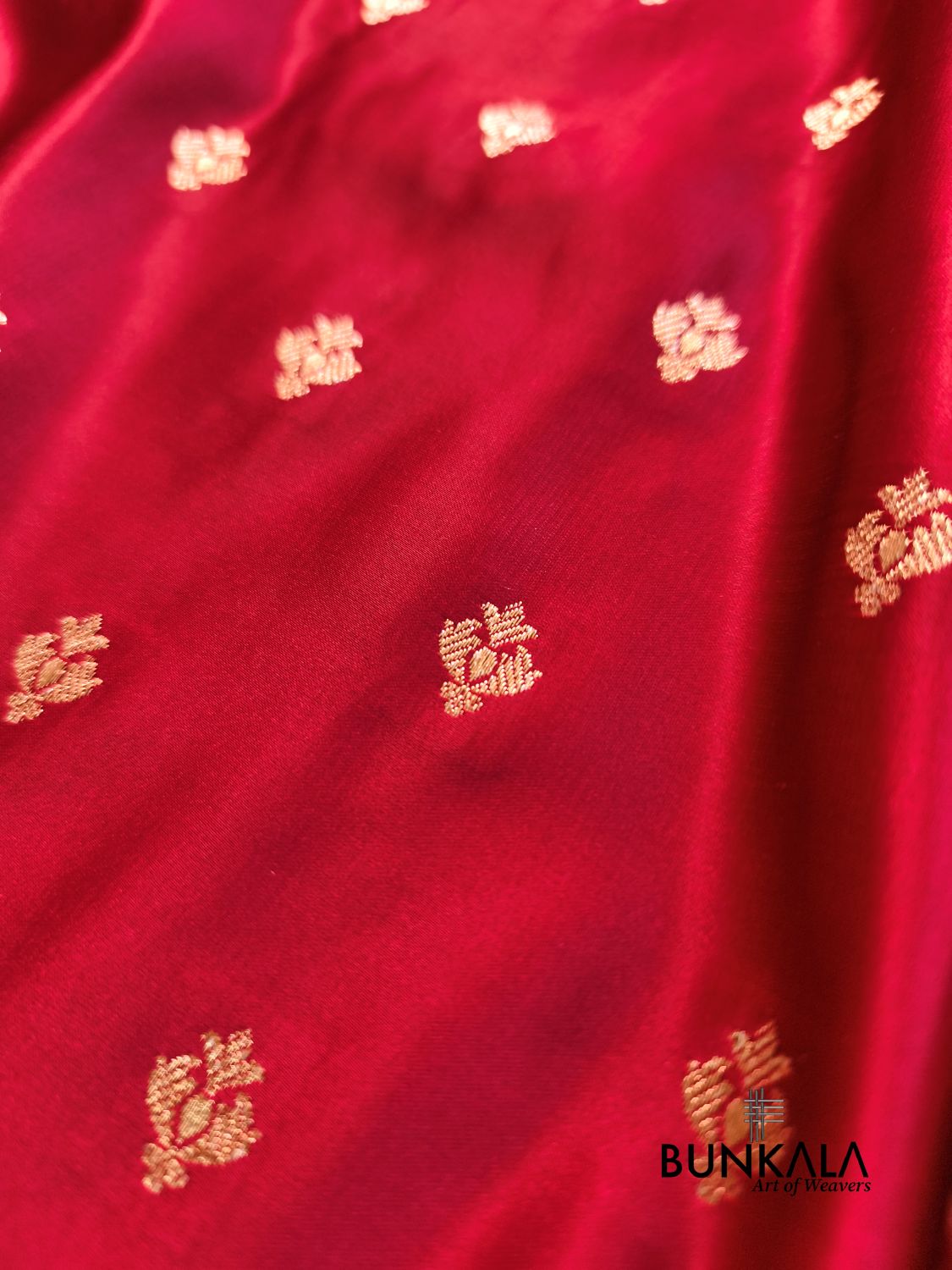 Maroon with Green Contrast Buti Banarasi Mashru Silk Saree 