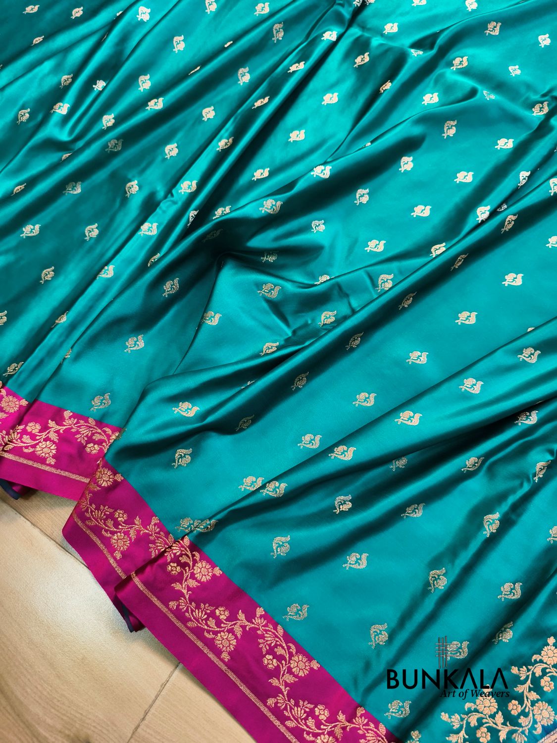 Blue with Pink Contrast Buti Banarasi Mashru Silk Saree 