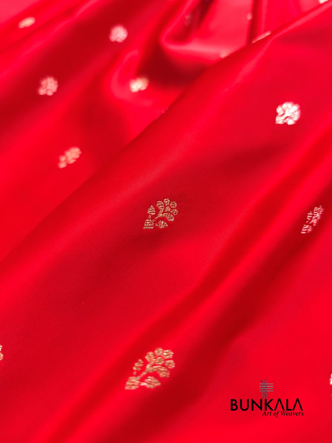 Red with Orange Contrast Buti Banarasi Mashru Silk Saree