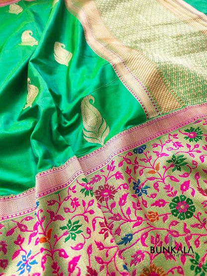 Green Two Tone Color Pure Katan Silk Allover Paisley Buti Double Tana Banarasi Saree with Kadwa Handweaved Big Meenakari Border