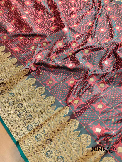 Green and Red Two Tone Jamewar Weaved Soft Mashru Silk Checks Design Banarasi Saree