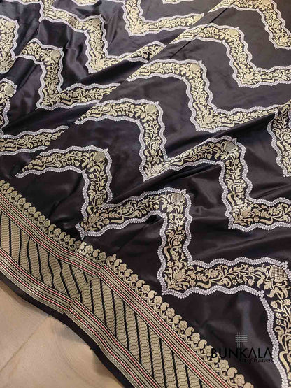 Jet Black Zig Zag Pure Katan Silk Kadwa Hand Weaved Banarasi Saree