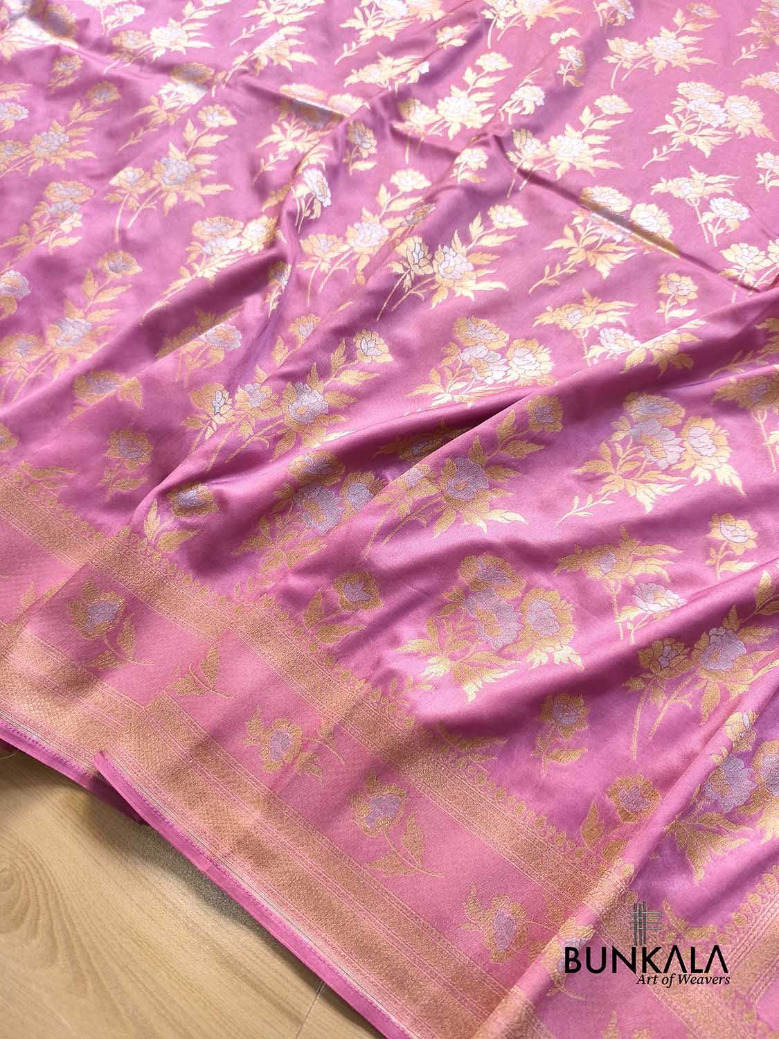 Dusty Rose Pink Flower Bunch Sona Rupa Weaved Banarasi Silk Saree