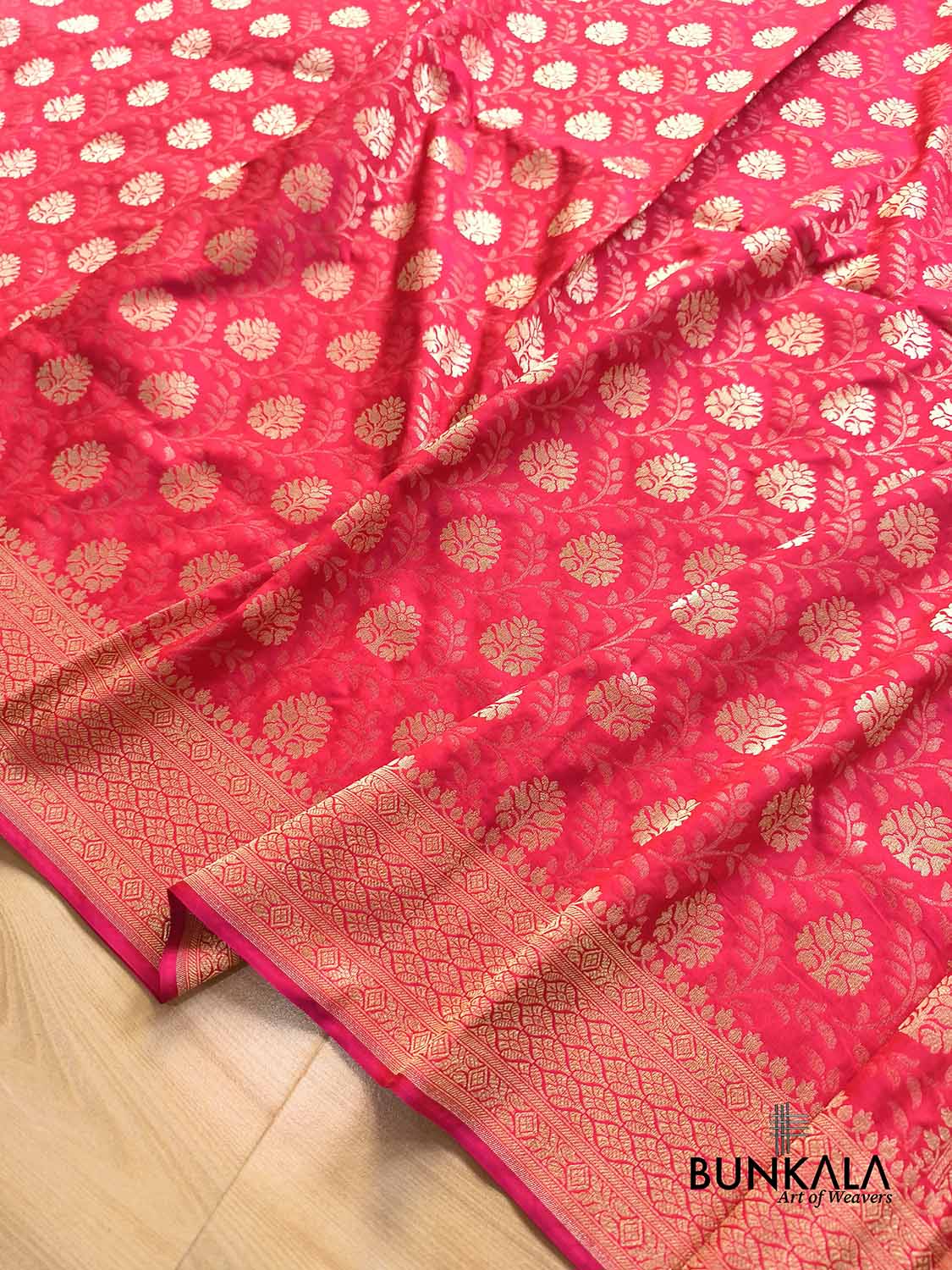 Raspberry Pink Flower Motif Leaf Jaal Weaved Banarasi Silk Saree