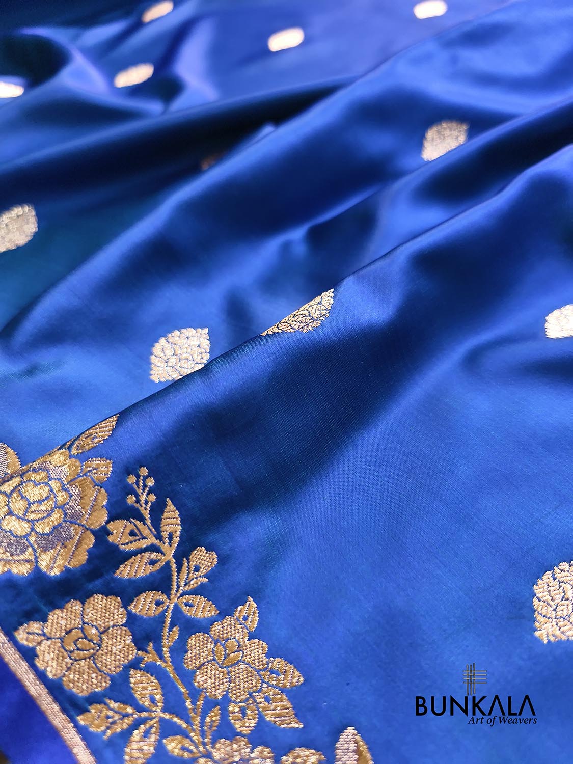 Royal Blue Floral Border Weaved Banarasi Mashru Silk Saree