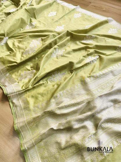 Lime Green Silver Zari Ektara Big Floral Buta Kadwa Handwoven Banarasi Pure Katan Silk Saree