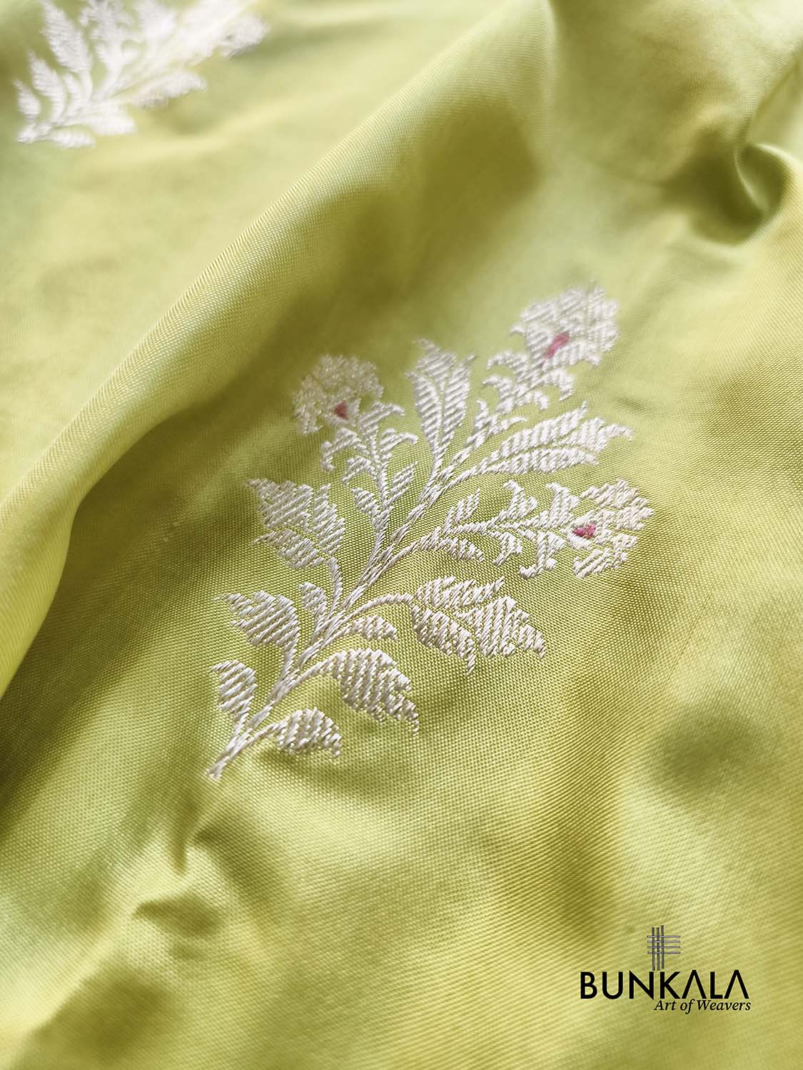 Lime Green Silver Zari Ektara Big Floral Buta Kadwa Handwoven Banarasi Pure Katan Silk Saree