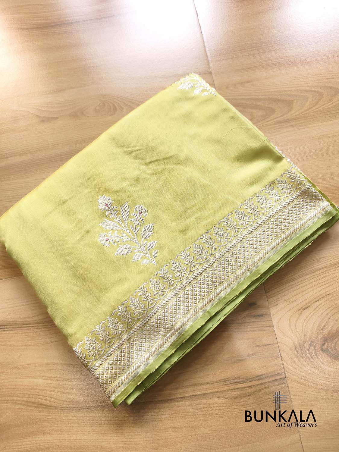 Lime Green Silver Zari Ektara Big Floral Buta Kadwa Handwoven Banarasi Pure Katan Silk Saree