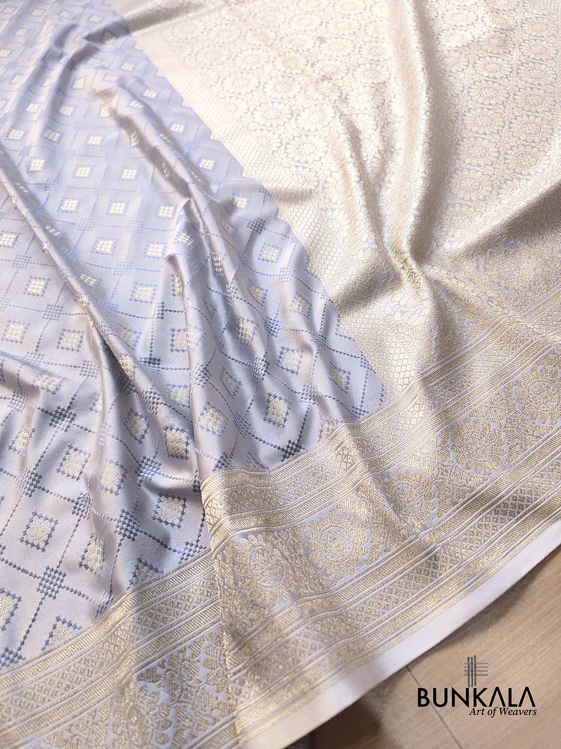 Grey Geometric Pattern Jamewar Weaved Banarasi Soft Mashru Silk Saree