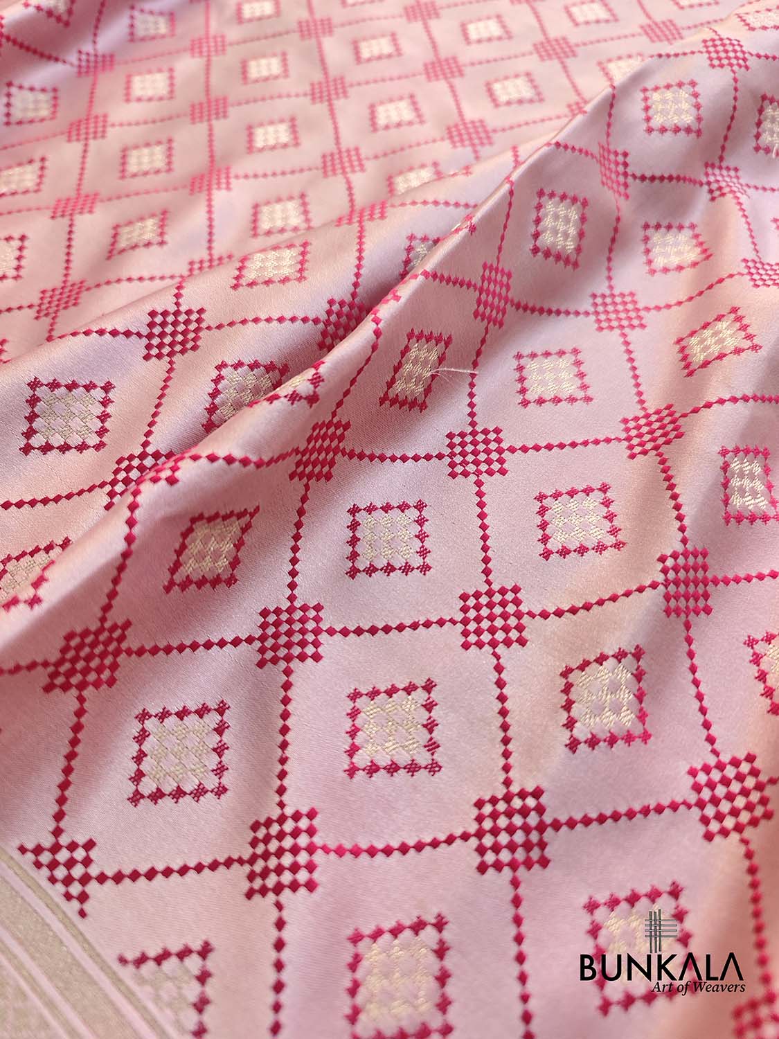 Pastel Baby Pink Geometric Pattern Jamewar Weaved Banarasi Soft Mashru Silk Saree