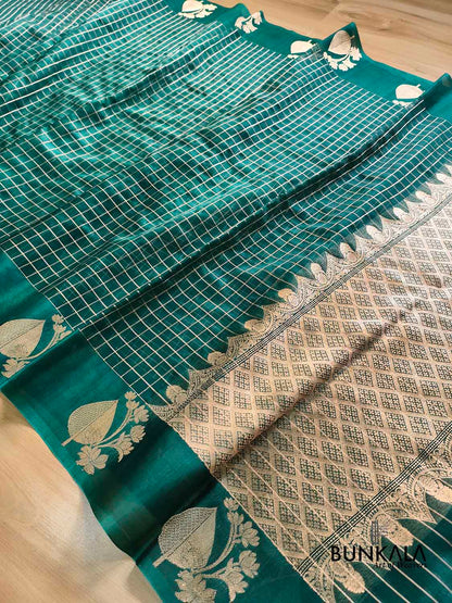 Bottle Green Big Checks Handloom Kadwa Border Banarasi Pure Organza Silk Saree