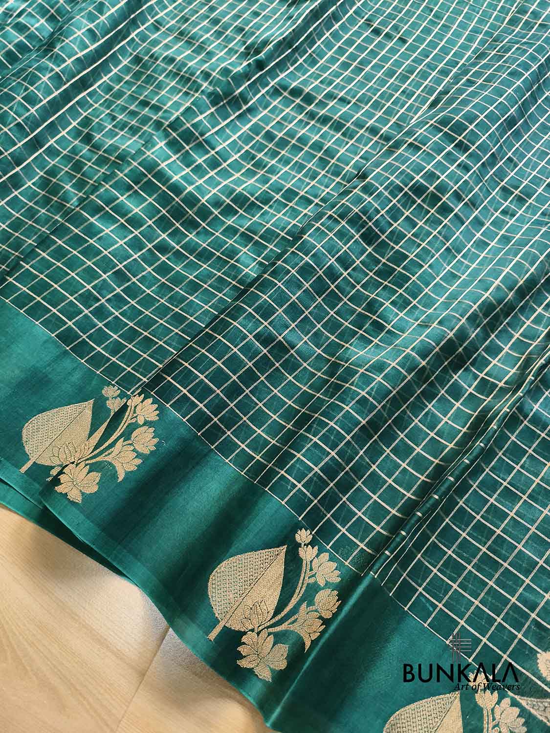 Bottle Green Big Checks Handloom Kadwa Border Banarasi Pure Organza Silk Saree