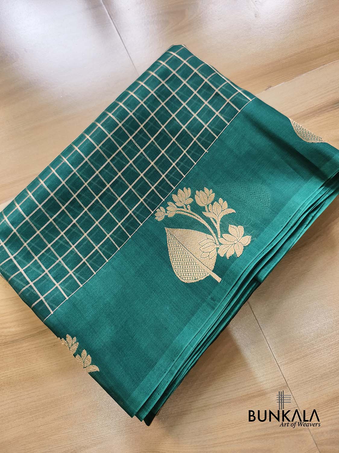 Bottle Green Big Checks Handloom Kadwa Border Banarasi Pure Organza Silk Saree