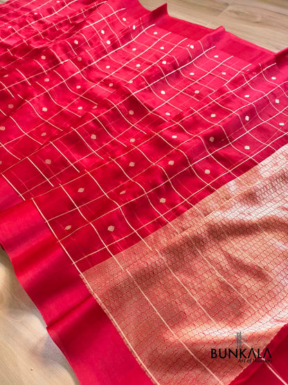 Blood Red Big Checks Handweaved Kadwa Buti Banarasi Pure Organza Silk Saree